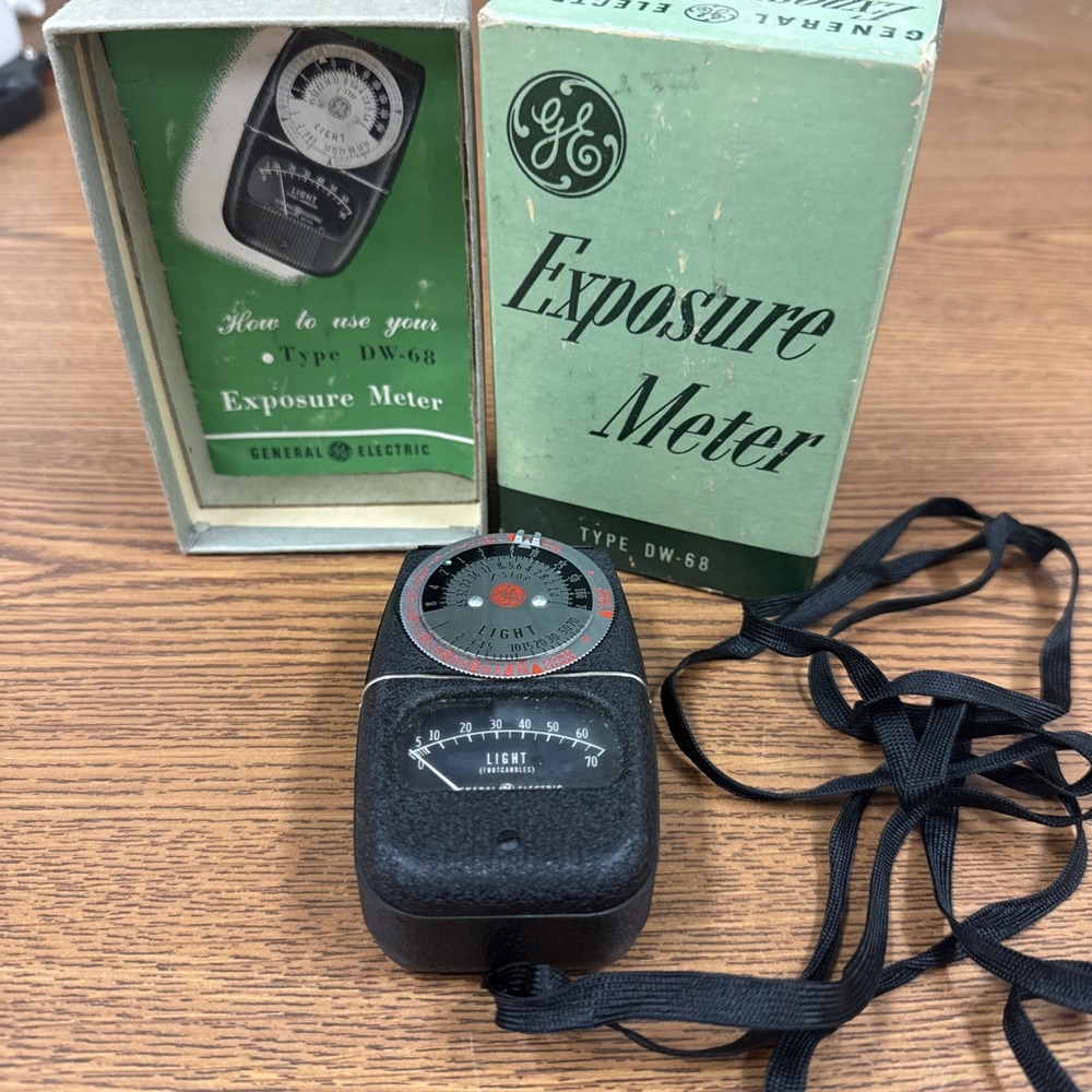 Vintage GE General Electric Light Exposure Meter Type DW-68 Made in USA